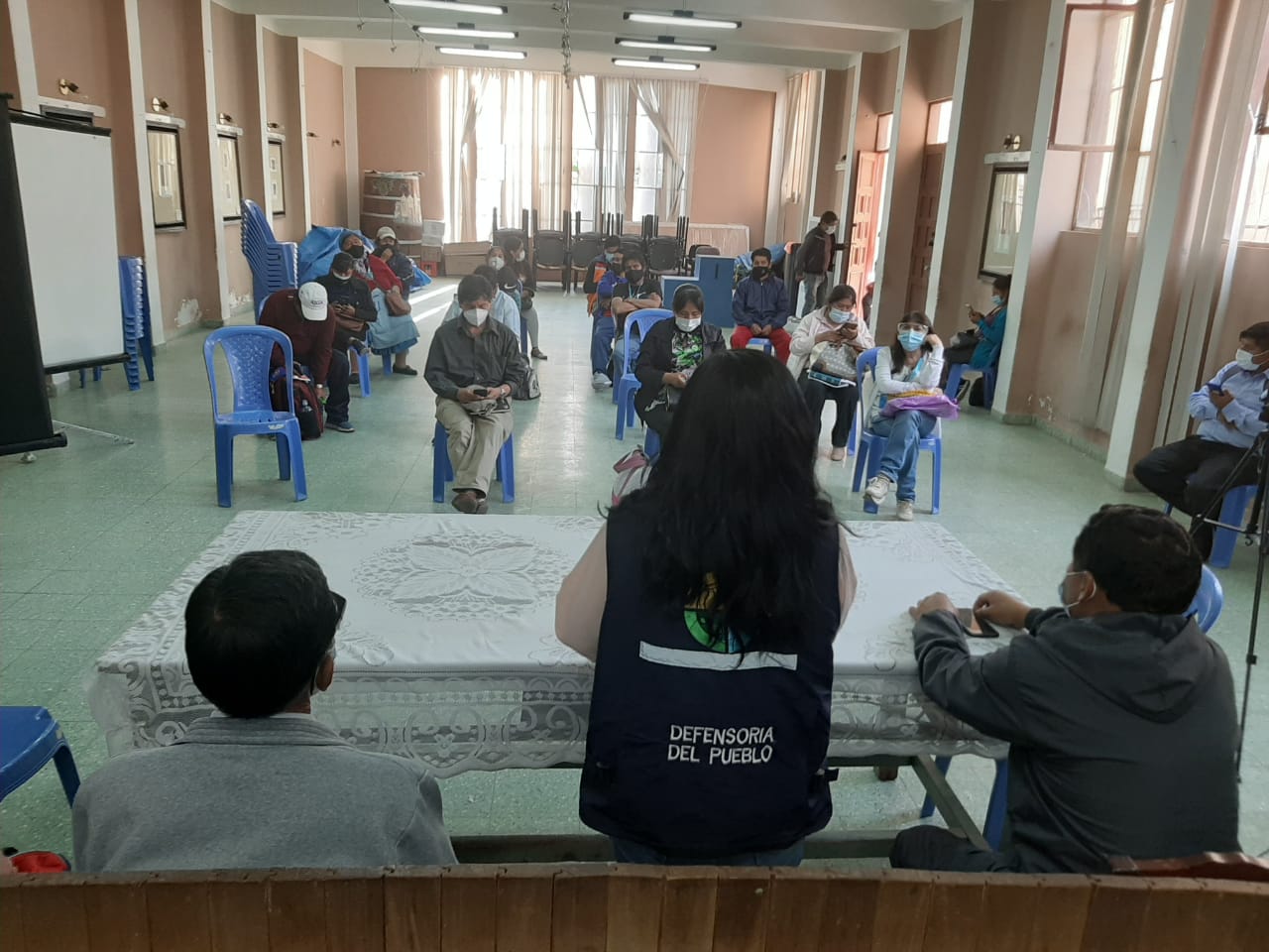 MEDIACIÓN DEFENSORIAL POSIBILITA SOLUCIONES EN CONFLICTO POR CANASTA ESTUDIANTIL EN TUPIZA