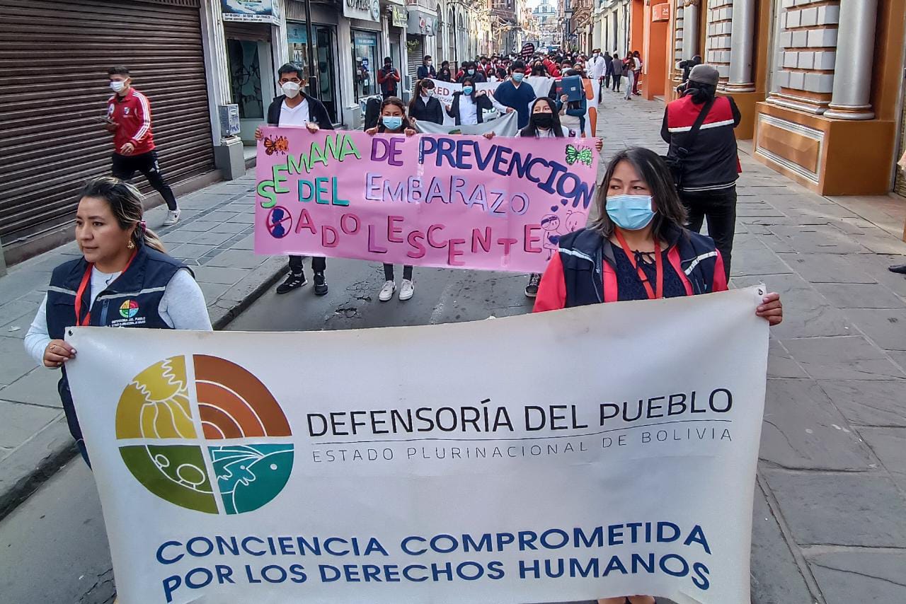 EN TARIJA, LA DEFENSORÍA DEL PUEBLO, INSTITUCIONES PÚBLICAS Y ORGANIZACIONES DE LA SOCIEDAD CIVIL PRESENTAN LA SEMANA DE PREVENCIÓN DE EMBARAZO ADOLESCENTE