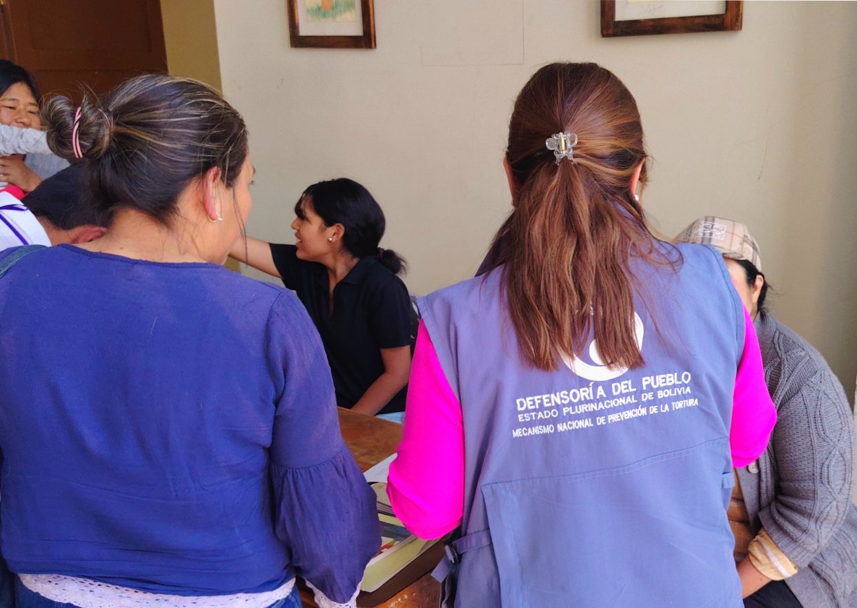 DEFENSORÍA DEL PUEBLO ACTIVA ACCIONES DE PROTECCIÓN EN FAVOR DE MUJER MIGRANTE Y SUS HIJOS ANTE PRESUNTA SITUACIÓN DE VIOLENCIA