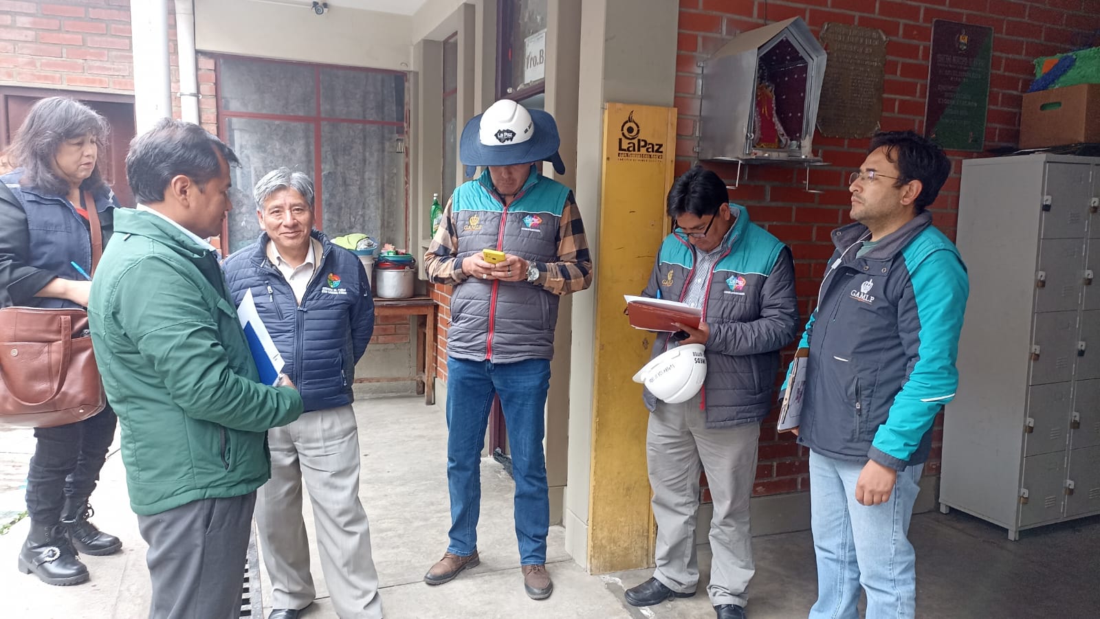 DEFENSORÍA DEL PUEBLO VERIFICA EQUIPAMIENTO E INFRAESTRUCTURA EN UNIDADES EDUCATIVAS EN LA PAZ