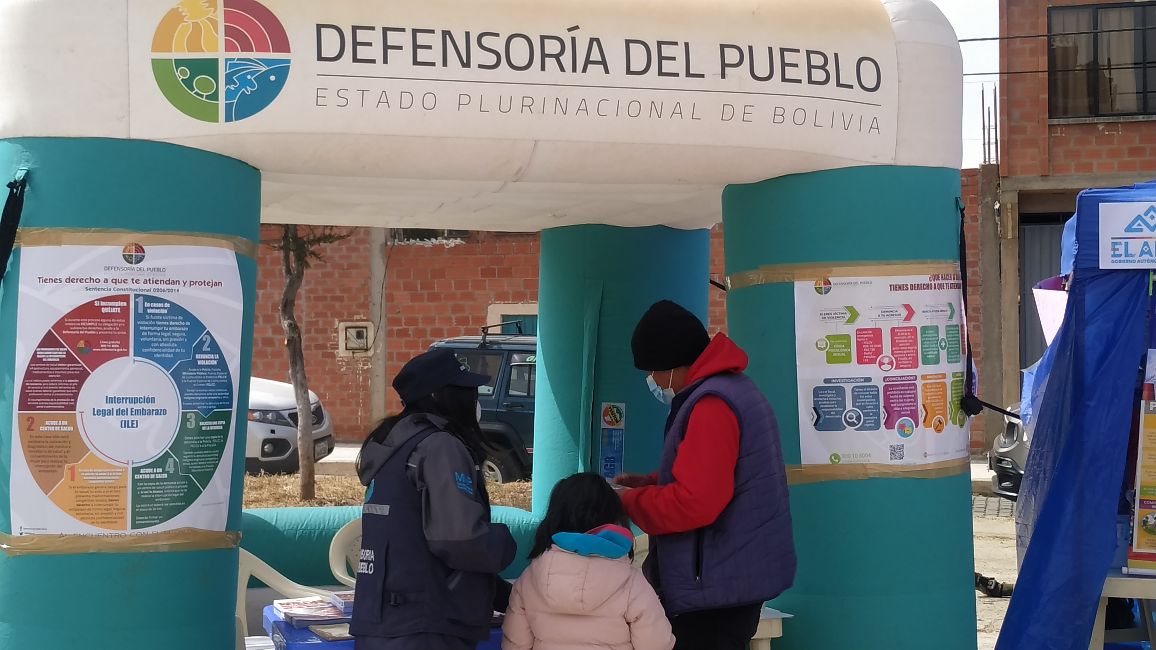 Coordinación Regional El Alto difunde trabajo de la Defensoría del Pueblo en ferias y talleres