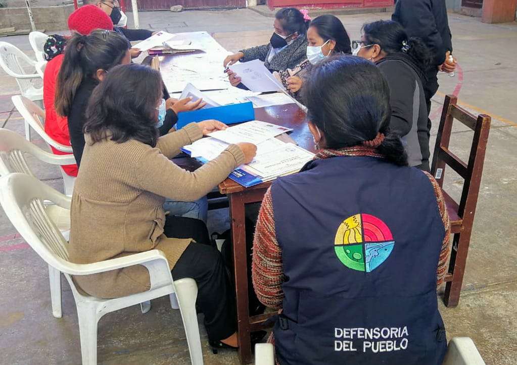 DEFENSORÍA DEL PUEBLO GARANTIZA RESPETO DE DERECHOS LABORALES  DE MAESTRA EN COMPULSA