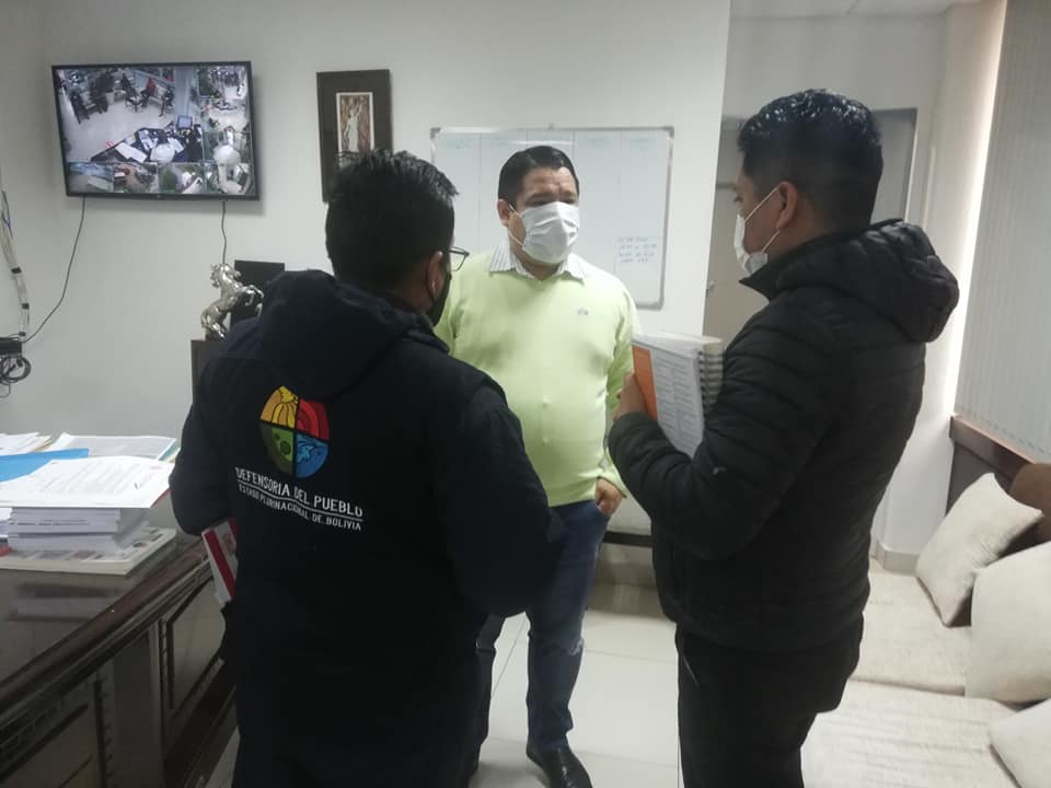 DEFENSORÍA DEL PUEBLO SE REÚNE CON LA FISCALÍA DPTAL. DE SANTA CRUZ ...