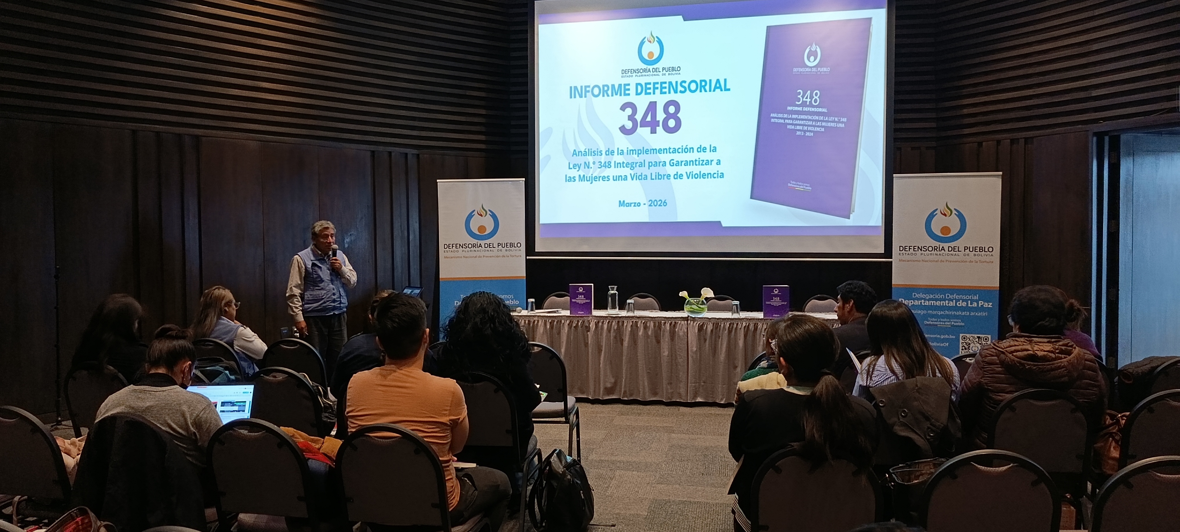 DEFENSORÍA DEL PUEBLO SOCIALIZA CON ORGANIZACIONES CIVILES EN LA PAZ INFORME SOBRE LA IMPLEMENTACIÓN DE LA LEY N° 348