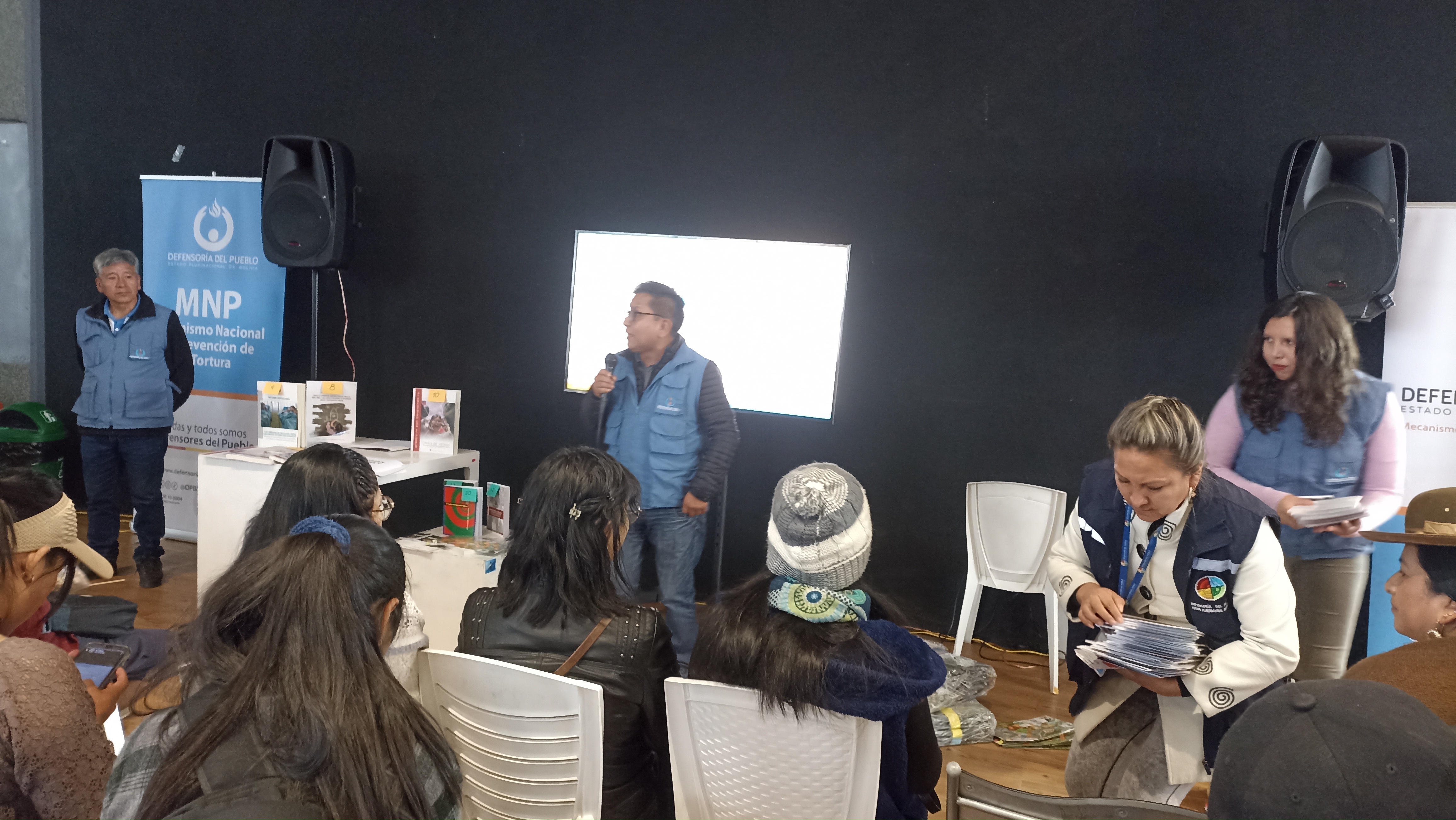 LA PAZ: DEFENSORÍA DEL PUEBLO CIERRA CON ÉXITO SU PARTICIPACIÓN EN LA 2DA FERIA INTERNACIONAL DEL LIBRO DE EL ALTO, CUMPLIENDO UNA AGENDA DE DERECHOS HUMANOS