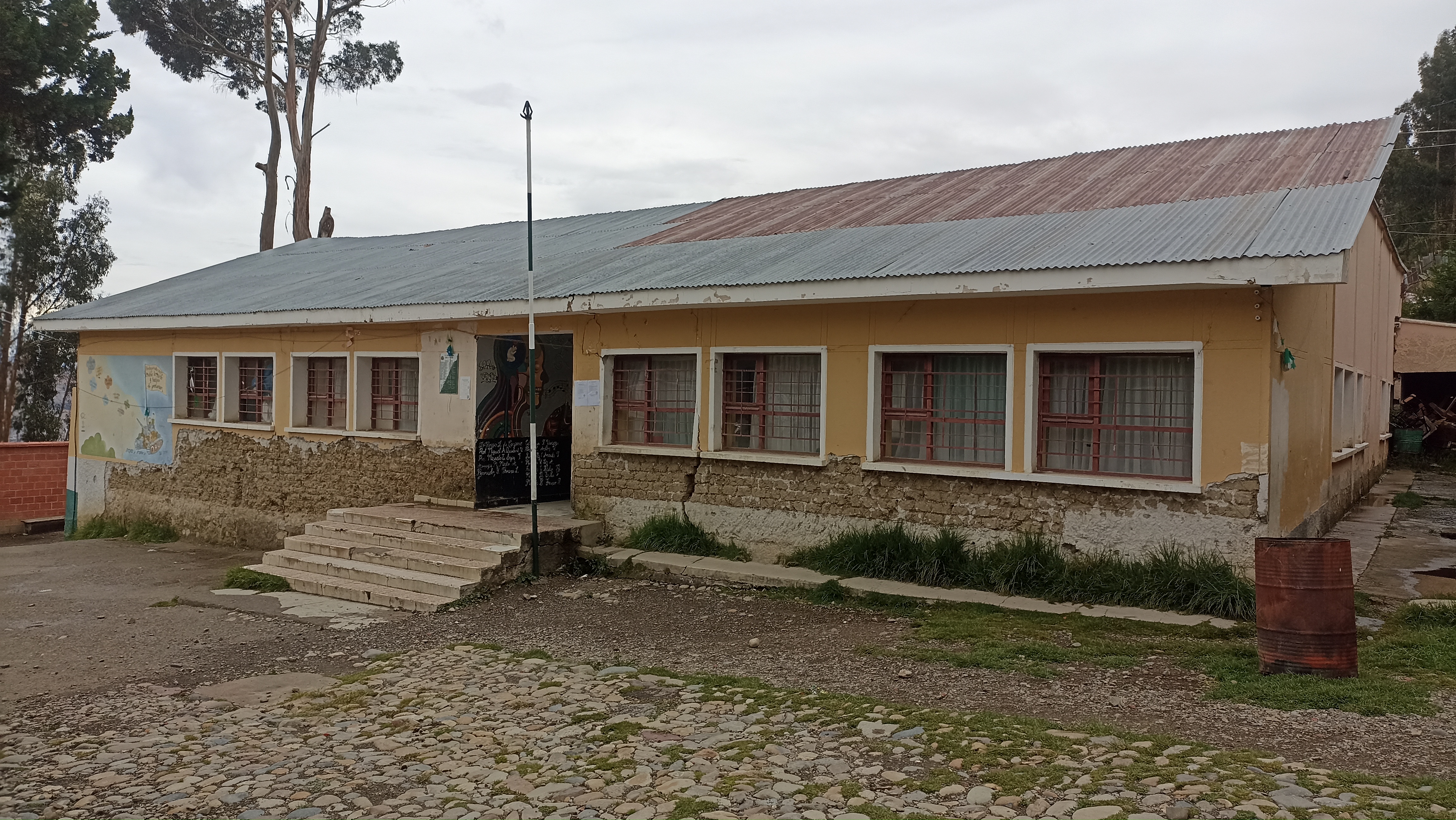 DEFENSORÍA DEL PUEBLO VERIFICA CONDICIONES DE INFRAESTRUCTURA EN LA UNIDAD EDUCATIVA “NIÑO JESÚS” DE LA CIUDAD DEL NIÑO