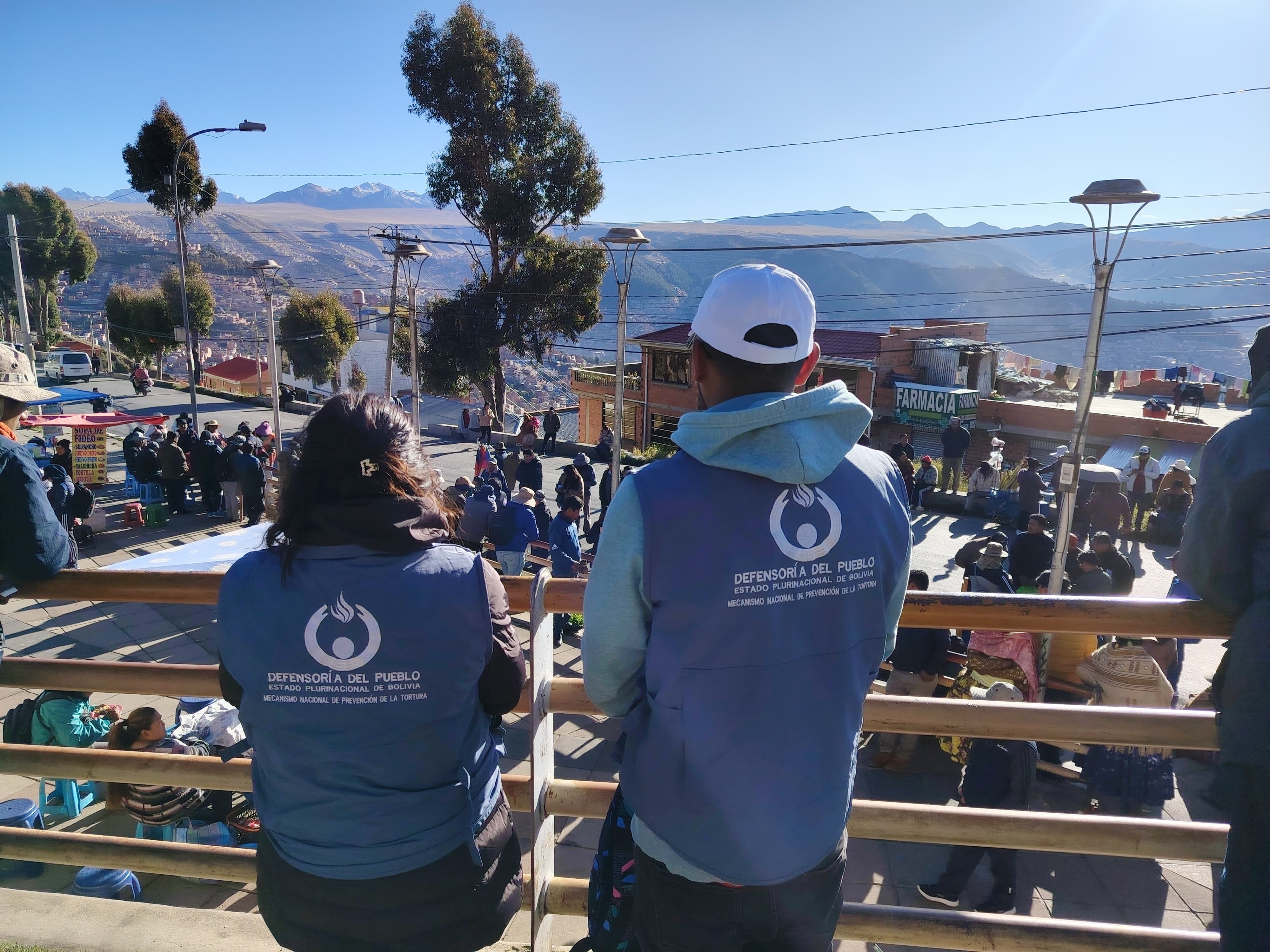 DEFENSORÍA DEL PUEBLO MONITOREA MOVILIZACIONES DE DIFERENTES SECTORES EN LA CIUDAD DE LA PAZ