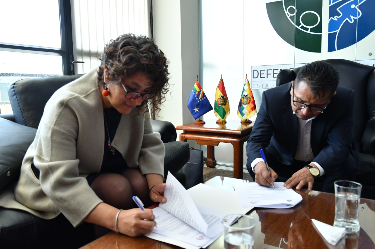 La Defensoría del Pueblo y la Coordinadora de la Mujer acuerdan un trabajo conjunto para la protección de los derechos políticos de las mujeres