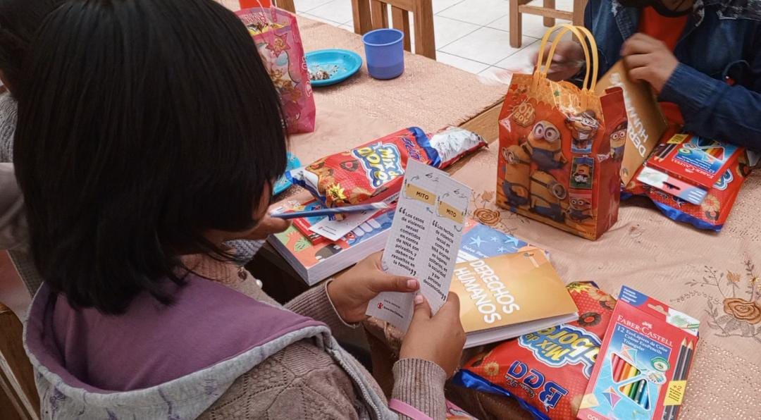 DELEGACIÓN DEFENSORIAL DE ORURO Y VISIÓN MUNDIAL ALEGRARON A LOS NIÑOS DEL CENTRO DE ACOGIDA ANDREOLI COMO PARTE DE LOS ACTOS POR EL DÍA DEL NIÑO