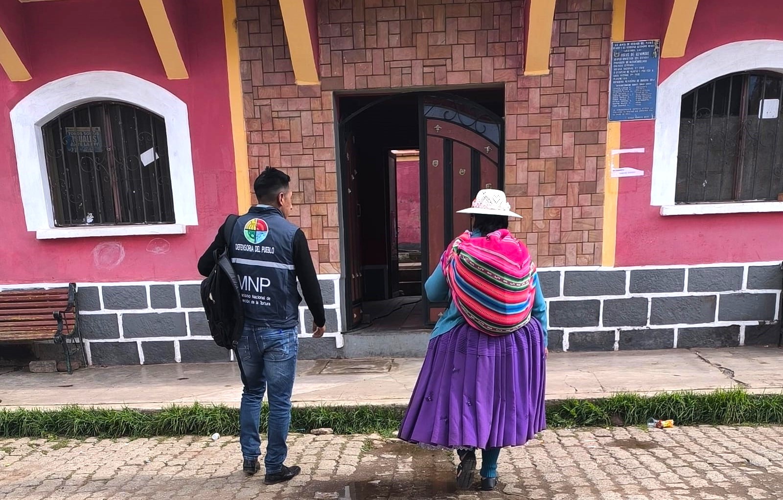 DEFENSORÍA DEL PUEBLO REALIZA EL ACOMPAÑAMIENTO A UNA MUJER EN SITUACIÓN DE VIOLENCIA PARA QUE EL MINISTERIO PÚBLICO EN GUAQUI CUMPLA CON LA DEBIDA DILIGENCIA