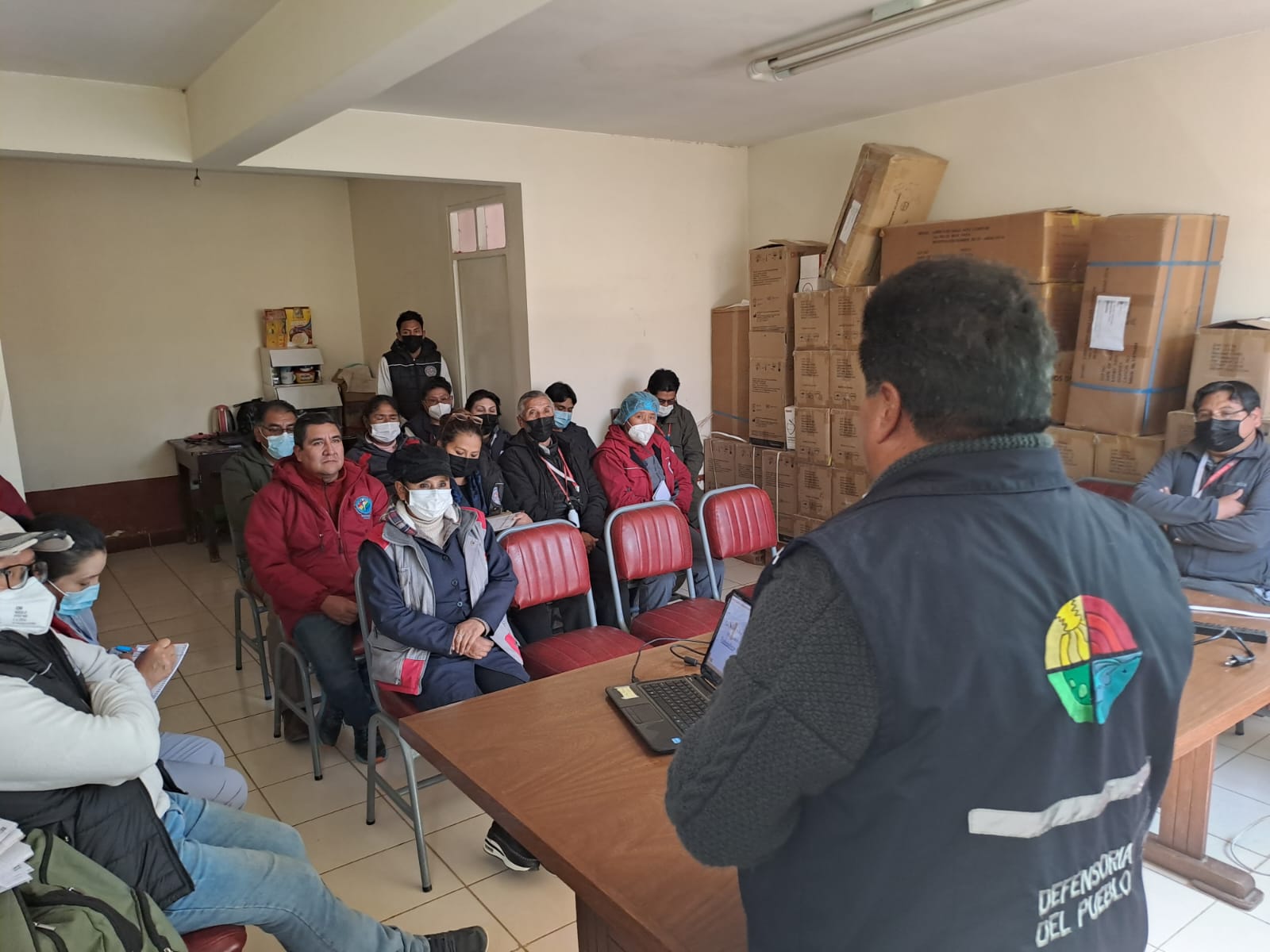 EN ORURO, DEFENSORÍA DEL PUEBLO CAPACITA Y SENSIBILIZA A MÉDICOS DEL SEDES - CDVIR EN EL MARCO DEL INFORME DEFENSORIAL “CRIMINALIZACIÓN DEL TRABAJO SEXUAL”