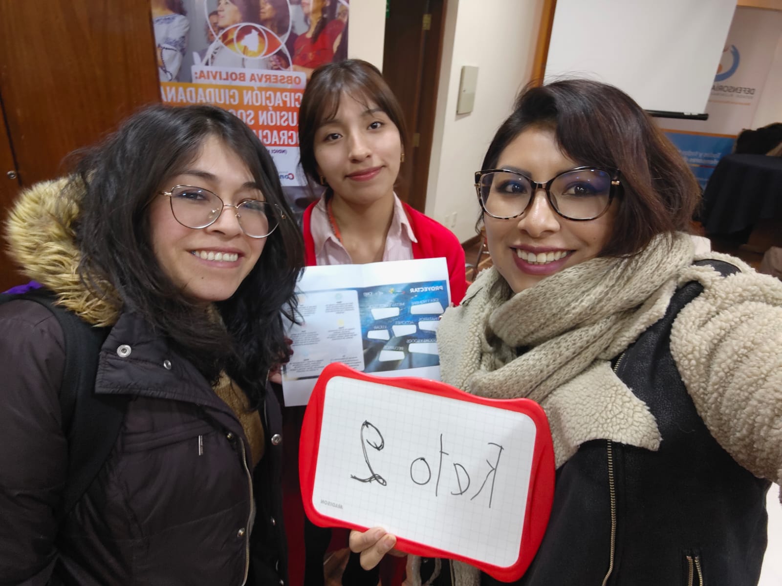 DOS INNOVADORAS PROPUESTAS TECNOLÓGICAS PARA IMPULSAR EL VOTO INFORMADO SON EL RESULTADO DEL HACKATHON DE LA DEFENSORÍA DEL PUEBLO Y FUNDACIÓN CONSTRUIR