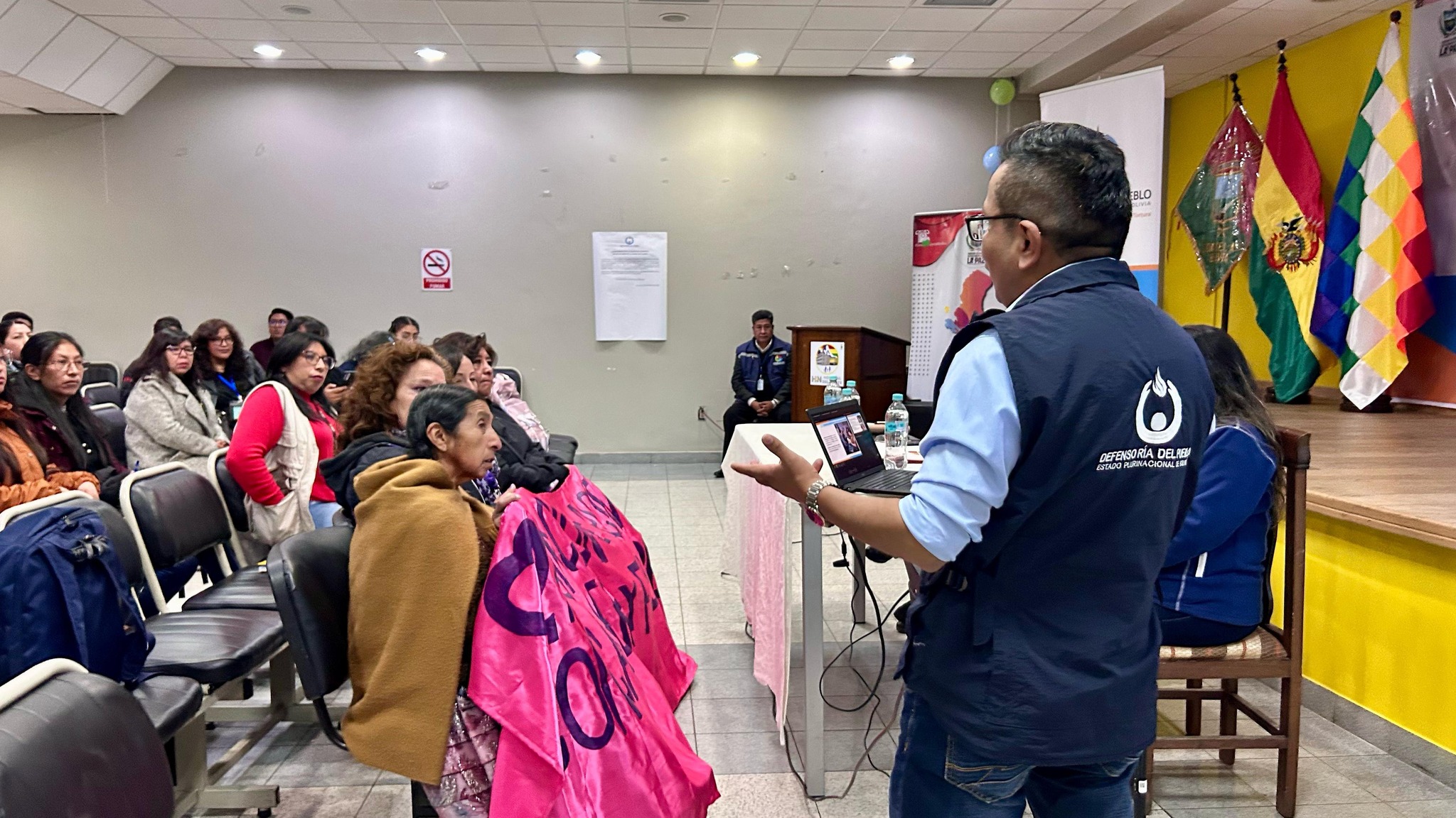 DEFENSOR DEL PUEBLO SOSTIENE UN ENCUENTRO CON INSTITUCIONES Y FIRMAN COMPROMISO POR LOS DDHH EN LOS 40 AÑOS DE LA CIUDAD DE EL ALTO
