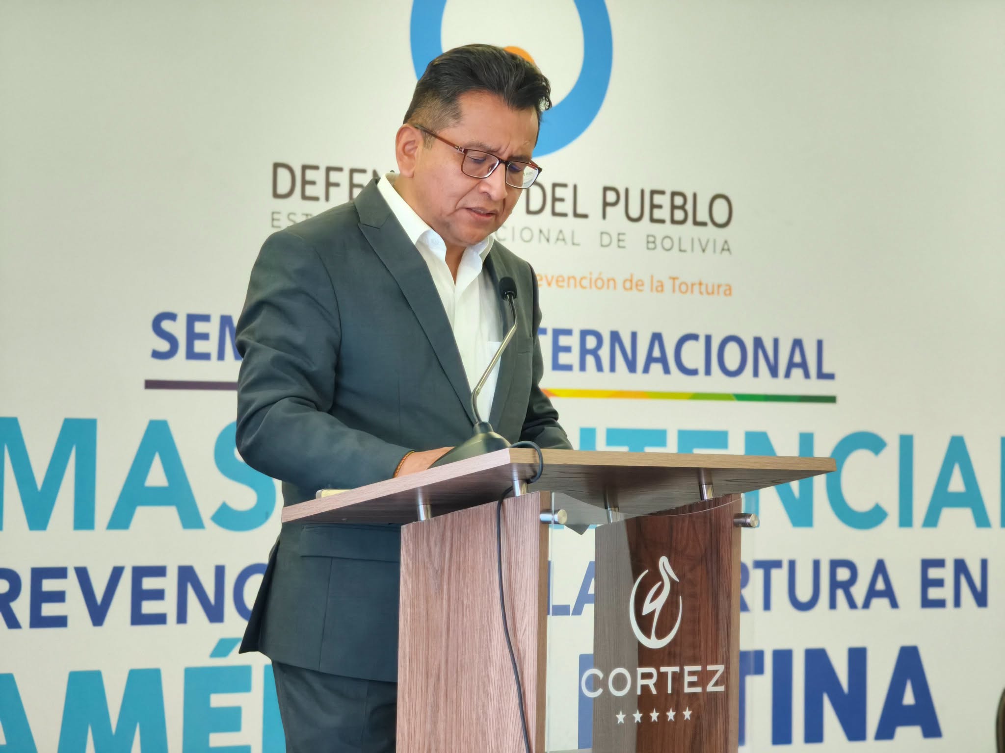 Defensor del Pueblo alerta por creciente violencia en cárceles de Bolivia y exhorta al Estado a fortalecer la prevención de la tortura