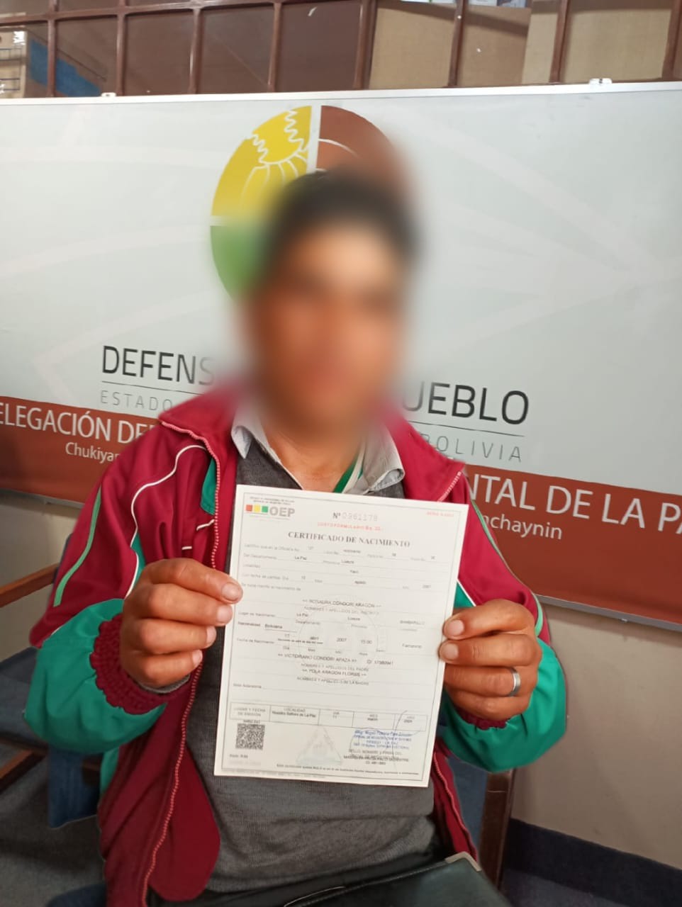 La Paz: Defensoría del Pueblo en coordinación con el SERECI logró la extensión del certificado de nacimiento de una adolescente del área rural