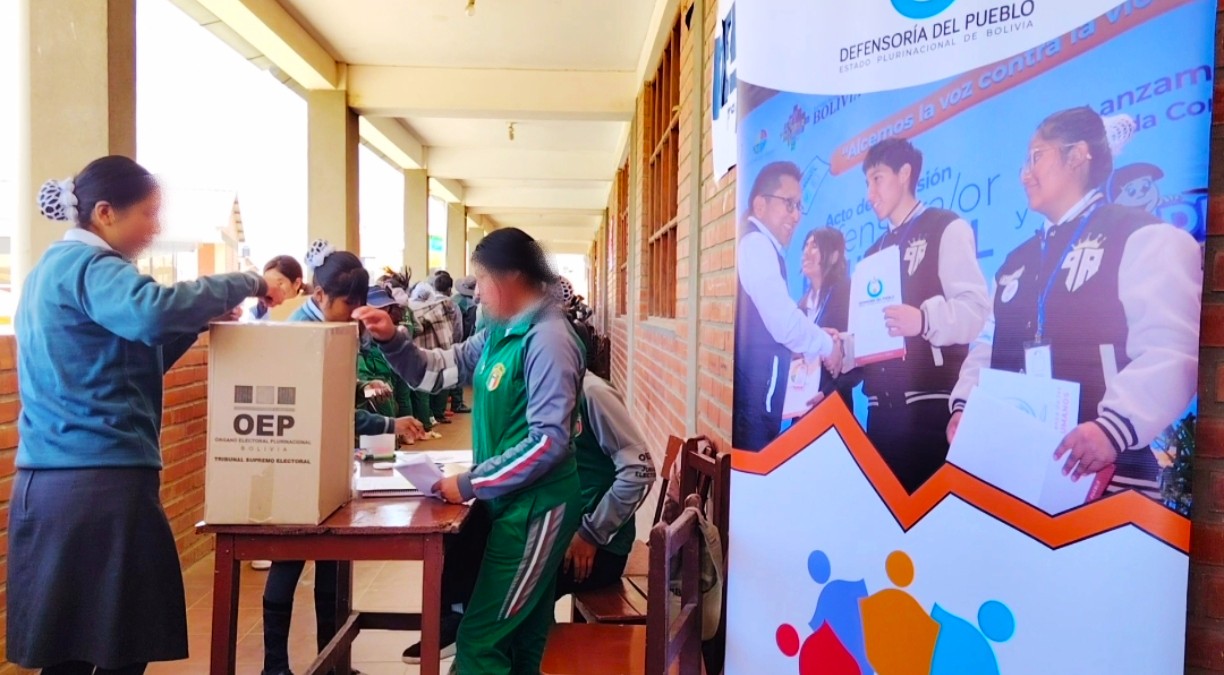 EL ALTO: DEFENSOR DEL PUEBLO FORTALECE ELECCIÓN DEMOCRÁTICA DE DEFENSORES ESTUDIANTILES