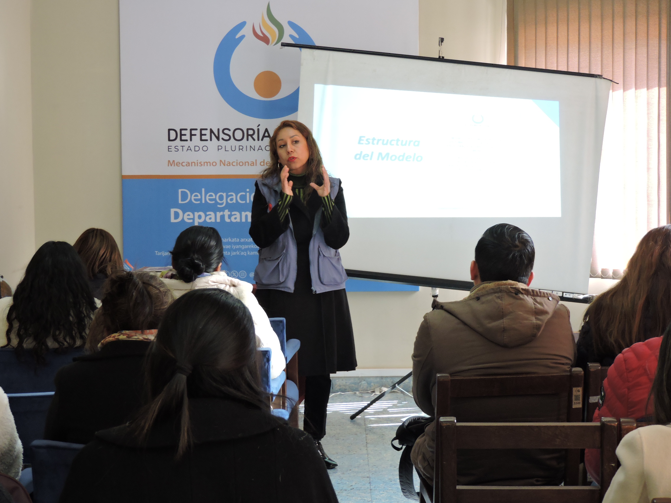 DEFENSORÍA DEL PUEBLO FORTALECE SISTEMA DE PROTECCIÓN DE LA NIÑEZ Y ADOLESCENCIA