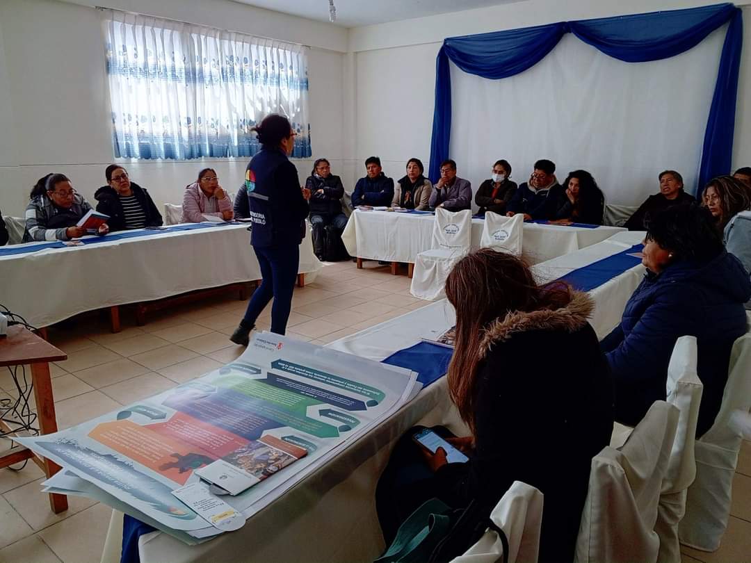 PLANTEL DOCENTE DE LA UNIDAD EDUCATIVA "SAN LUIS" SE CAPACITA EN DERECHOS HUMANOS PARA FORTALECER LA CONVIVENCIA PACÍFICA Y PREVENIR HECHOS DE VIOLENCIA