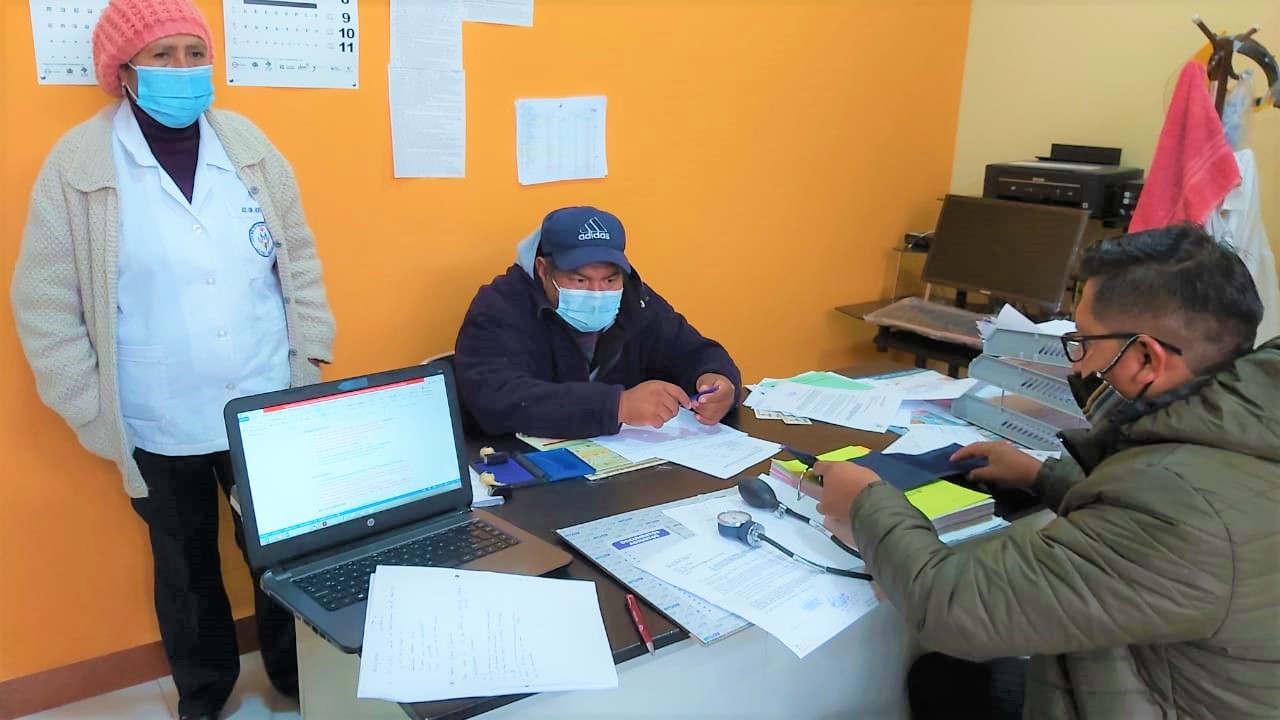 Defensoría del Pueblo realiza seguimiento a determinaciones de Informe Defensorial en el centro de Salud del Municipio Guaqui