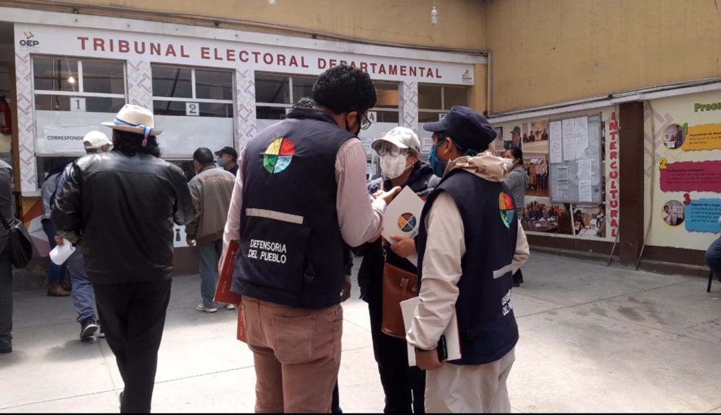 Defensoría del Pueblo pide al Ministerio Público y al TED de La Paz sancionar al docente que amenazó a sus estudiantes si votan por el MAS