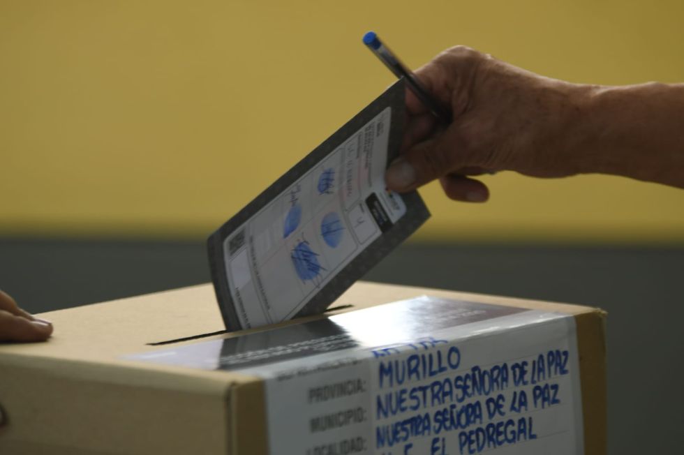 CUATRO PERSONAS SORDAS CUMPLIERON FUNCIONES COMO JURADOS ELECTORALES; DEFENSORÍA DEL PUEBLO PIDE MAYOR INCLUSIÓN DE ESTA POBLACIÓN