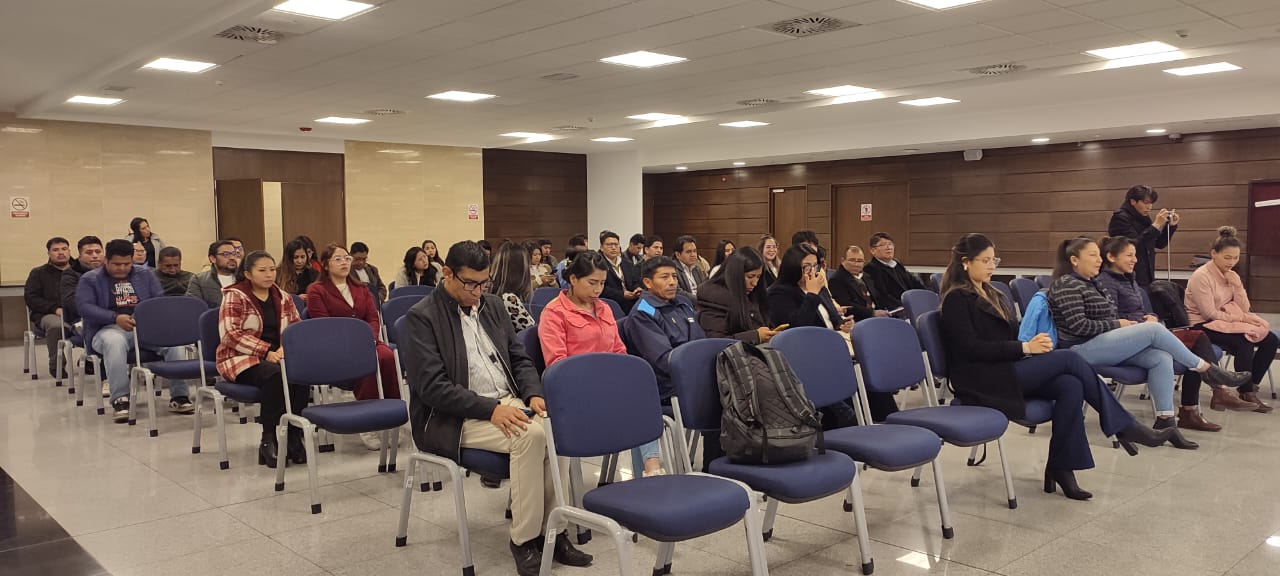 DEFENSORÍA DEL PUEBLO FORTALECE CONOCIMIENTOS EN DERECHOS HUMANOS A MEDIO CENTENAR DE SERVIDORES PÚBLICOS DE LA CÁMARA DE DIPUTADOS